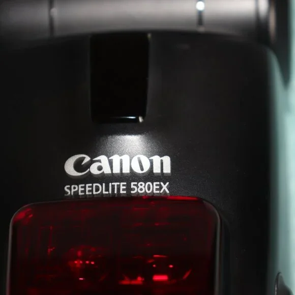 Canon Speedlite 580EX Shoe Mount Flash W/Case - AS-IS/For Parts Only
